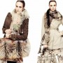 Roberto Cavalli lookbook inverno 2011 2012 con borsa e sciarpa in pelliccia