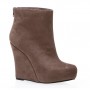 Ankle boots Bata con zeppa prezzo euro 39 99