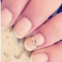 Idea semplice di nail art da sposa