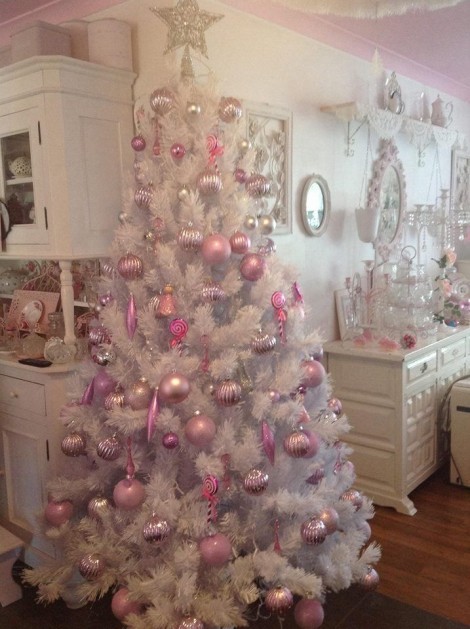 Albero di Natale 2013 bianco con palline rosa