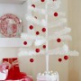 Albero di Natale 2013 bianco con palline rosse