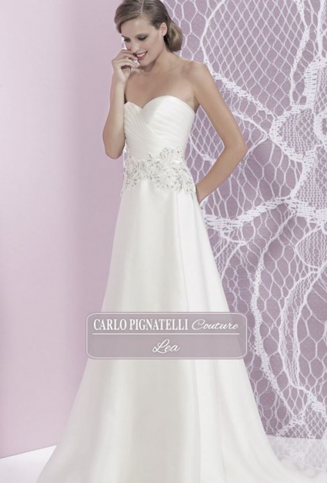 Abito da sposa con scollo a cuore 2015 Carlo Pignatelli mod Lea