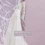 Sofisticato abito da sposa con maniche lunghe in pizzo Pignatelli 2015 mod Lorella