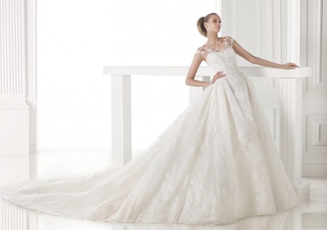 Abito da sposa da principessa in pizzo Pronovias 2015 mod Cesira