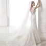 Abito da sposa in pizzo a sirena collezione 2015 Pronovias mod Carlene