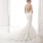 Sensuale abito da sposa a sirena con scollatura e bottoncini sulla schiena Pronovias mod Canace