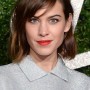 Taglio capelli lunghezza media 2015 di Alexa Chung