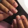 Nail art con cuoricini per San Valentino