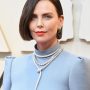 Charlize Theron taglio capelli color castano cioccolato Oscar 2019 90x90 - Il Caschetto: Taglio capelli moda 2019