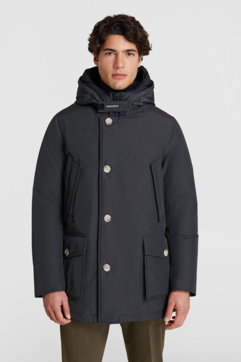 Parka Woolrich inverno 2020 2021 da uomo colore phantom 470x705 - Parka Uomo Inverno 2021