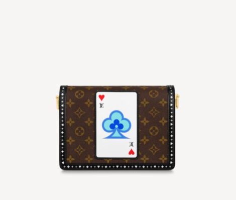 Borsa Dauphine Game On Louis Vuitton collezione Cruise 2021 foto del retro 470x398 - Novità Borse Louis Vuitton Game On 2021