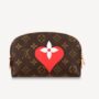 Pochette Louis Vuitton 2021 prezzo 385 euro immagine retro 90x90 - Novità Borse Louis Vuitton Game On 2021