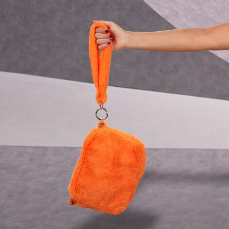 Pochette O bag Invernale in pelliccia sintetica 470x470 - Anteprima Novità Borse O Bag Fur Fun Inverno 2021 2022