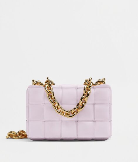 Bottega Veneta nuova Borsa Chain Cassette rosa primavera estate 2022 470x554 - Borsa Bottega Veneta Cassette 2022: Nuovi Colori e Prezzi