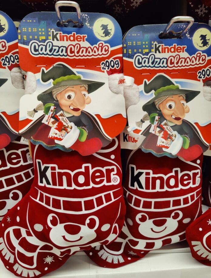 Calza della Befana classica rossa Kinder 2024