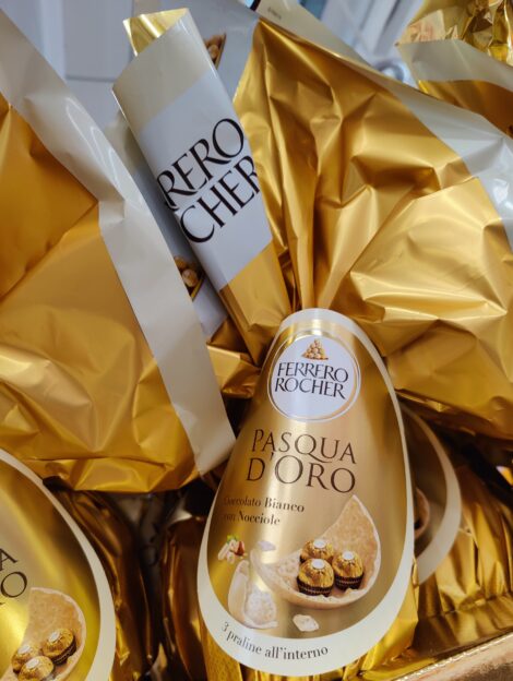 Uovo di Pasqua Ferrero Rocher al cioccolato bianco 2024